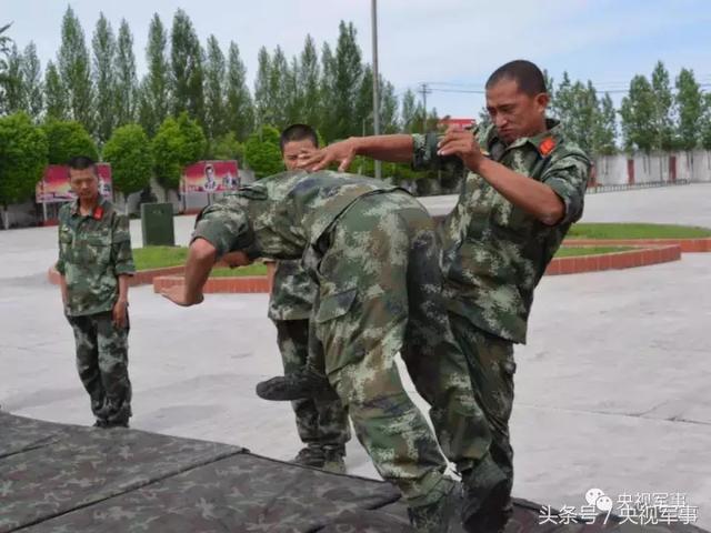 當(dāng)兵可以談戀愛(ài)嗎？——深度解析軍營(yíng)戀愛(ài)現(xiàn)象，軍營(yíng)戀愛(ài)現(xiàn)象，解析士兵能否談戀愛(ài)的多維度視角