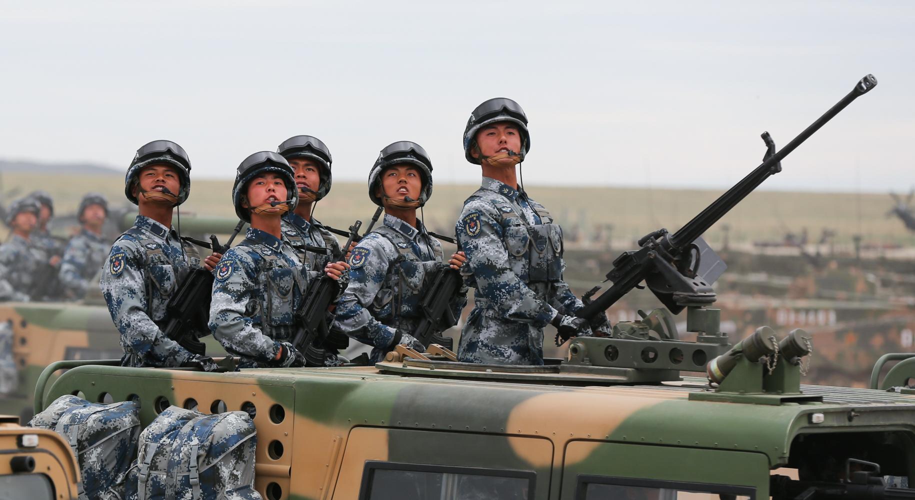 建軍90年閱兵完整版，回顧歷史，展望未來(lái)，建軍90年閱兵回顧，歷史印記與未來(lái)展望