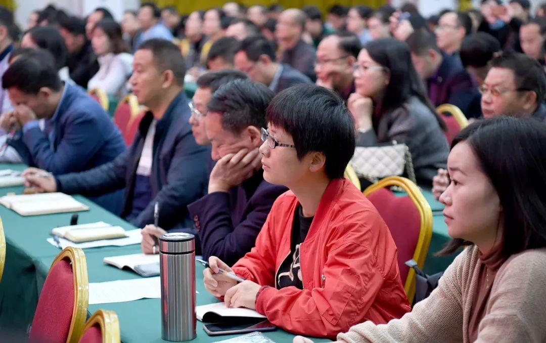 新聞報刊最新一期，深度解讀熱點事件，掌握最新資訊動向，新聞熱點深度解讀，掌握最新資訊動向
