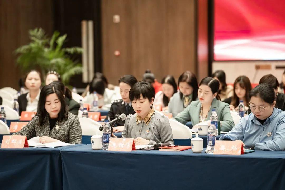 正版管家婆軟件，全面解析其優(yōu)勢與價值，正版管家婆軟件，優(yōu)勢與價值全面解析