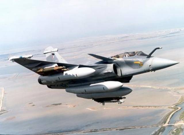 殲-10D已定型，深度解析新一代戰(zhàn)斗機(jī)性能與技術(shù)特點(diǎn)，殲-10D新一代戰(zhàn)斗機(jī)性能與技術(shù)特點(diǎn)深度解析