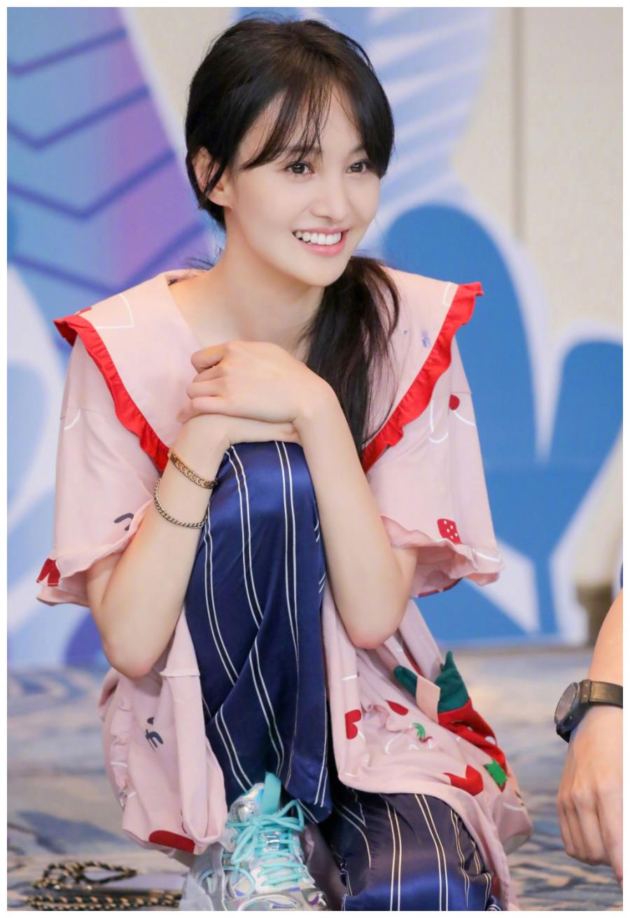 鄭爽現(xiàn)狀揭秘，他的最新動態(tài)與所在之地，鄭爽最新動態(tài)及現(xiàn)狀揭秘，他的所在之地與最新發(fā)展