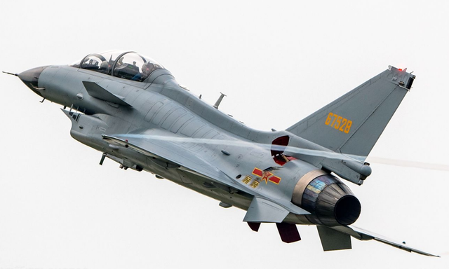 殲-10S，中國空軍的新銳利劍，中國空軍新銳利器，殲-10S利劍出擊
