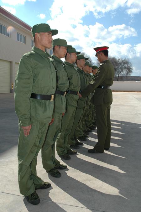 現(xiàn)在參軍的條件和要求，全面解讀招募政策，全面解讀招募政策，現(xiàn)役參軍的條件和要求詳解