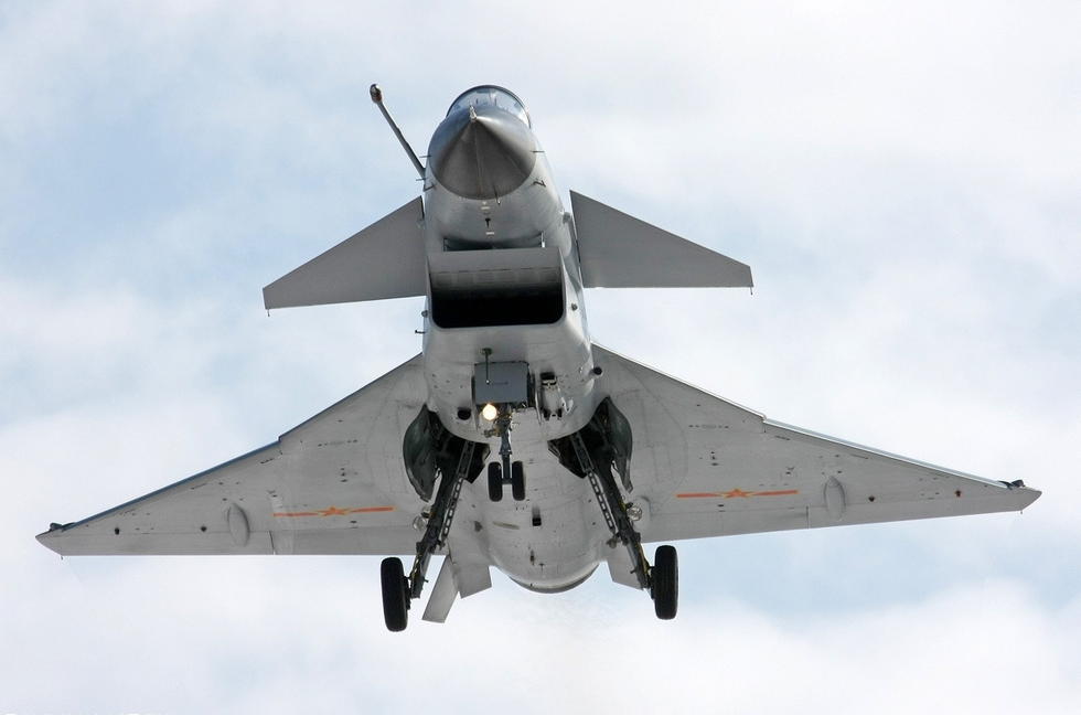 殲-10戰(zhàn)斗機圖片展示，探索中國空中力量的驕傲，殲-10戰(zhàn)斗機圖片展示，中國空中力量的榮耀與驕傲