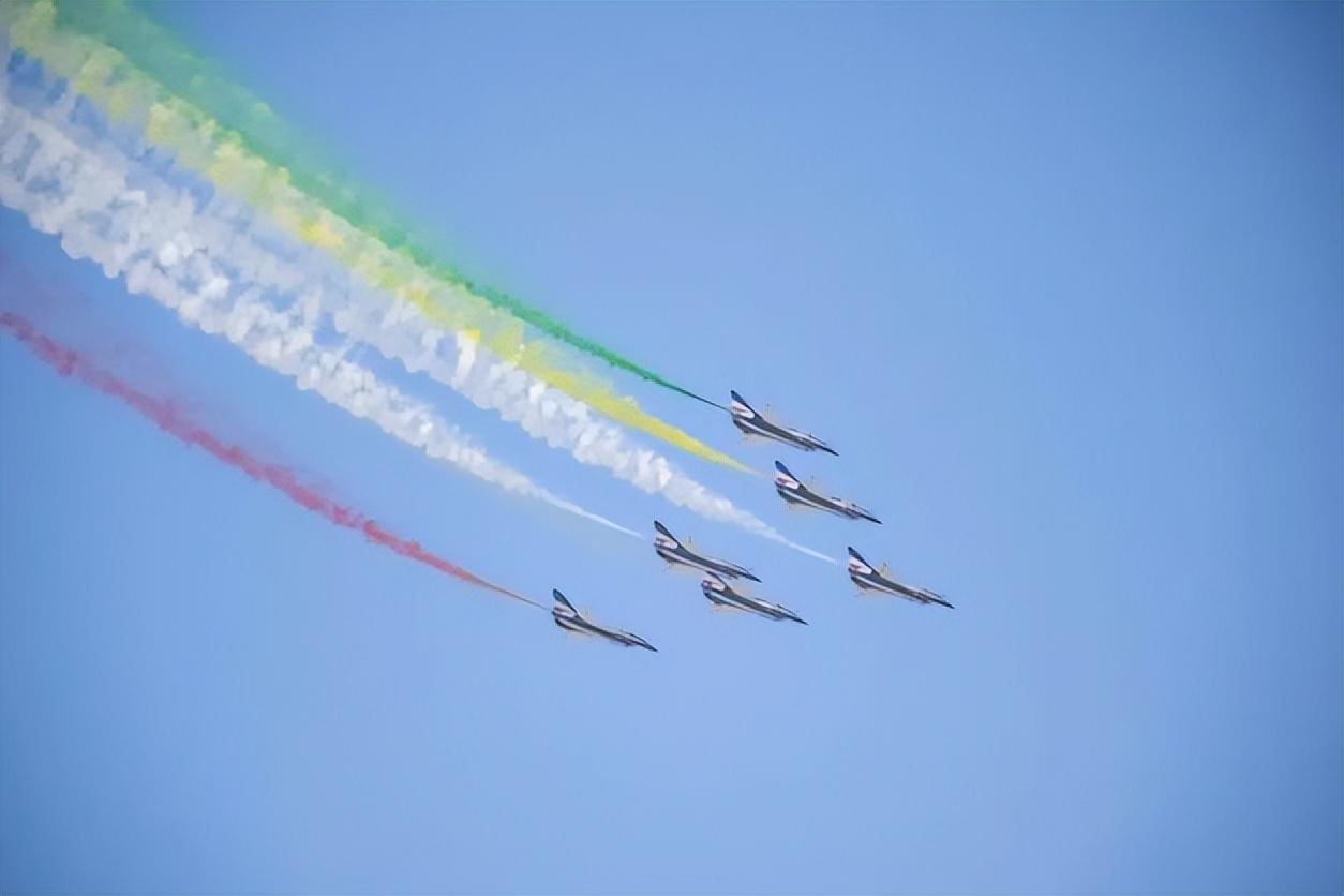 中國戰(zhàn)斗機殲-35，性能卓越的前沿戰(zhàn)斗力量，中國殲-35戰(zhàn)斗機，卓越性能的前沿戰(zhàn)斗力量