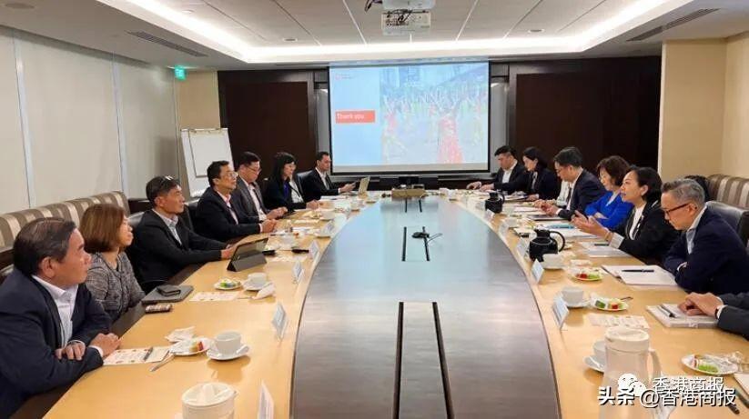 關(guān)于香港正版資料的免費(fèi)獲取，未來的機(jī)遇與挑戰(zhàn)（2025年展望），香港正版資料的未來機(jī)遇與挑戰(zhàn)，免費(fèi)獲取與2025年展望