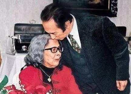 2004新澳門天天開好彩大全正版——全面解析與回顧，澳門彩票解析與回顧，2004年天天好彩正版大全