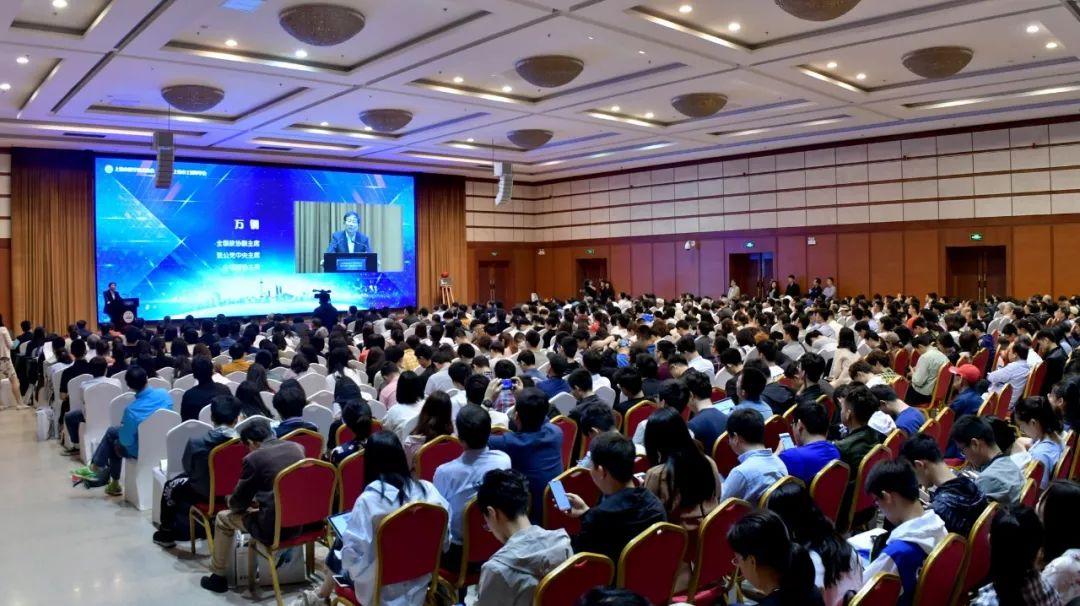 上海醫(yī)藥股票長期持有的價(jià)值與風(fēng)險(xiǎn)分析，上海醫(yī)藥股票長期持有的價(jià)值及風(fēng)險(xiǎn)解析