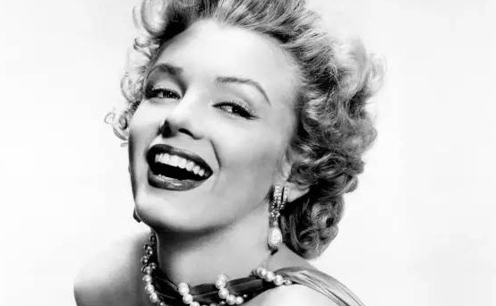 全球第一巨星是誰(shuí)，揭秘巨星背后的故事與影響力，全球巨星揭秘，背后的故事與影響力無(wú)限擴(kuò)展